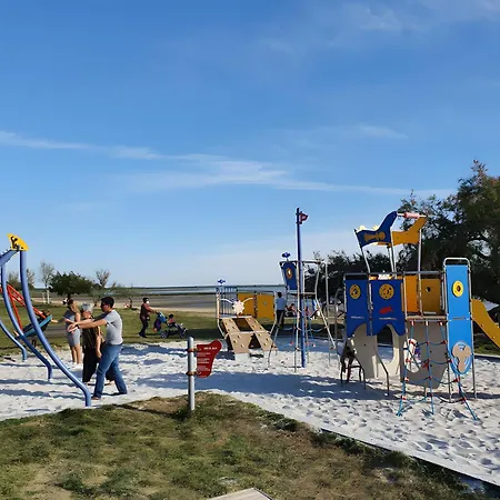 Holiday home Maison O'5 Avec Terrasse Lanton